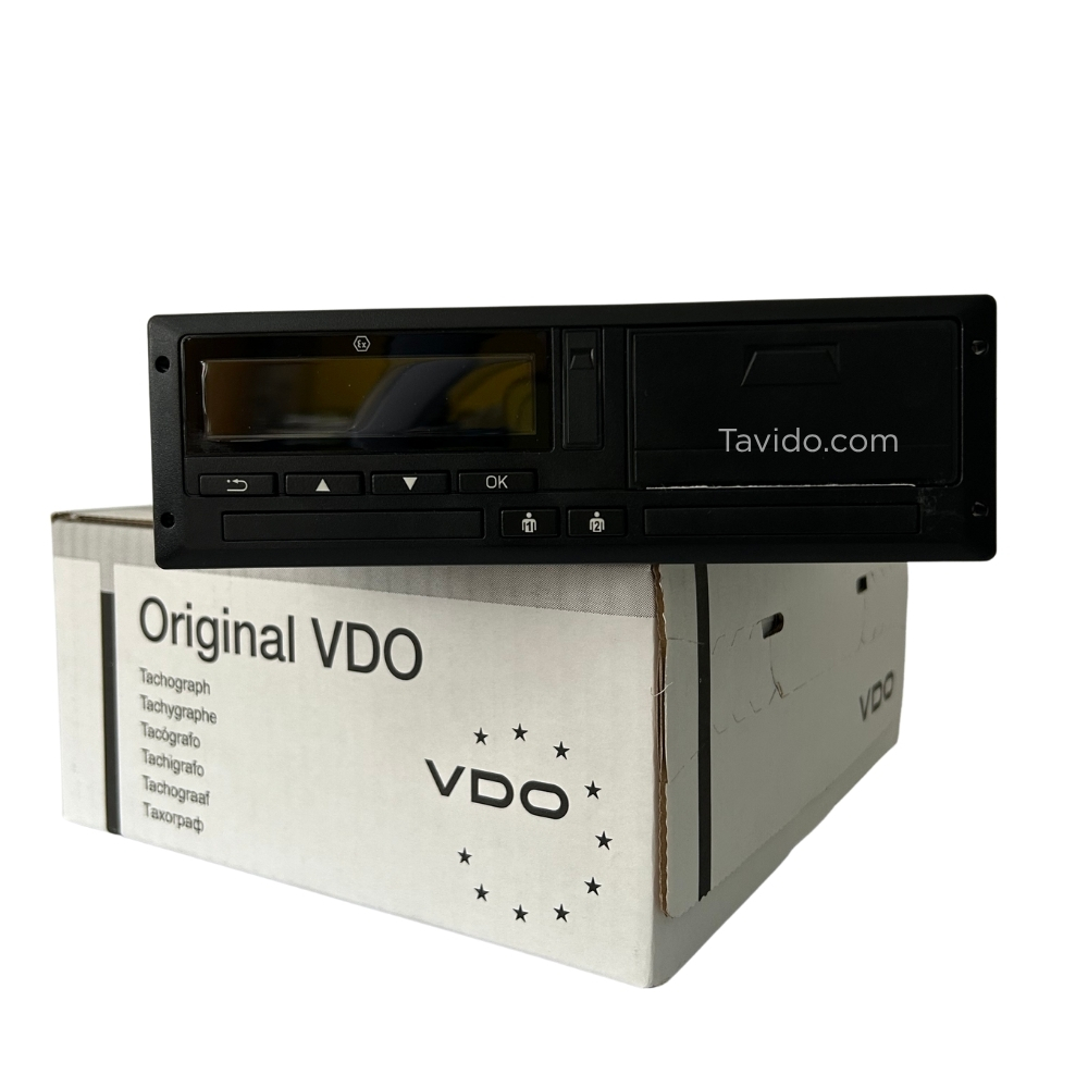 Купити DTCO 4.1 1381-7550333014 12/24V | TAVIDO DTCO 4.1 1381-7550333014 12/24V за доступною ціною - 30,960.00 грн. DTCO 4.1 1381-7550333013 12/24V — універсальний цифровий тахограф з підтримкою живлення 12/24 В, сумісний з багатьма марками вантажівок та автобусів. Має опір (для коректної роботи), гарантію 2 роки, та можливість програмування під Ваш транспорт. Ціна вказана без ПДВ. | TAVIDO