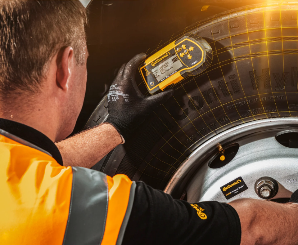 ContiPressure Check: контроль тиску шин та економія | TAVIDO Як TPMS ContiPressure Check допомагає автопаркам економити пальне, підвищувати безпеку та знижувати аварійність. Експертний гайд 2025 року. | TAVIDO